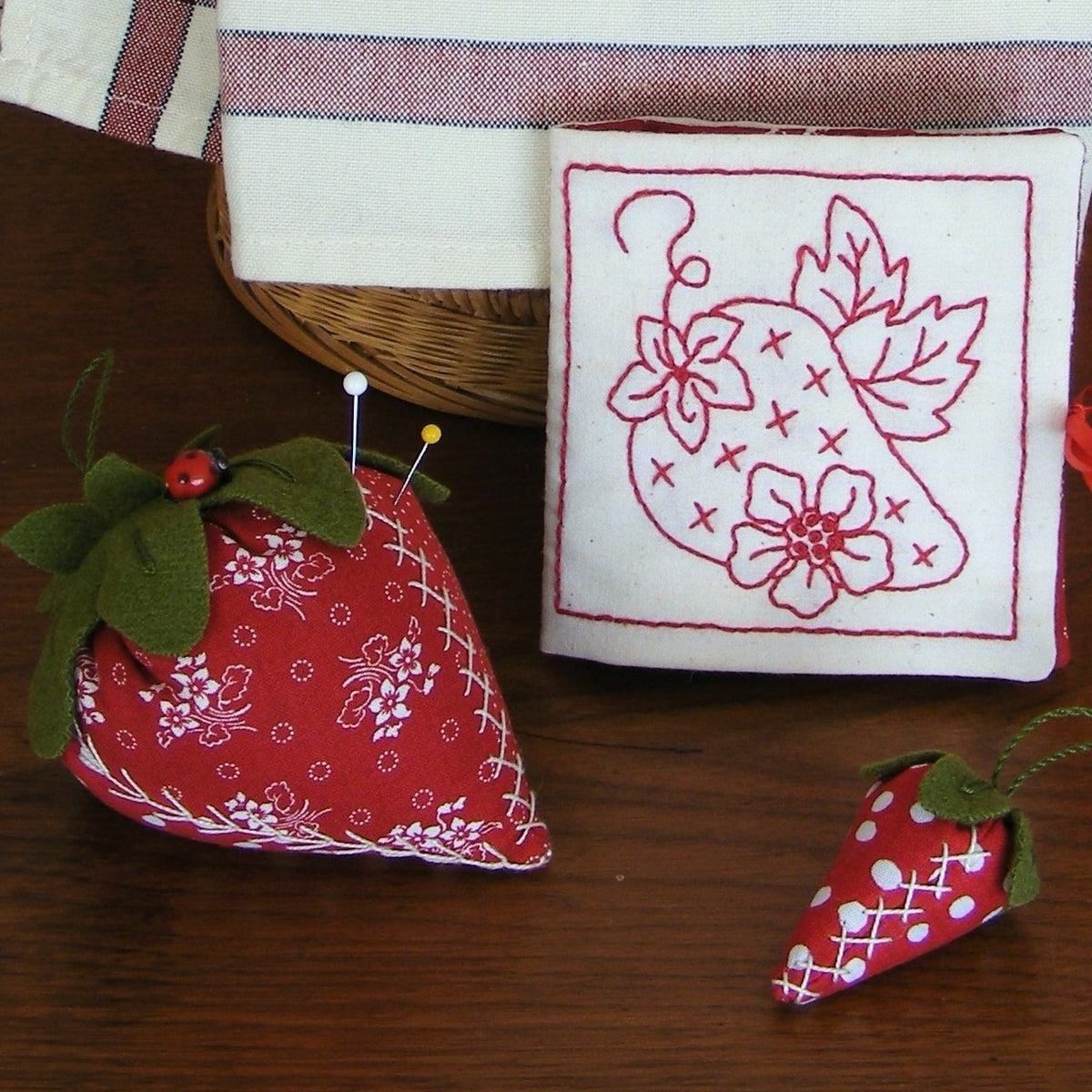 Fresh Strawberries - Hand Embroidery Pattern - Download