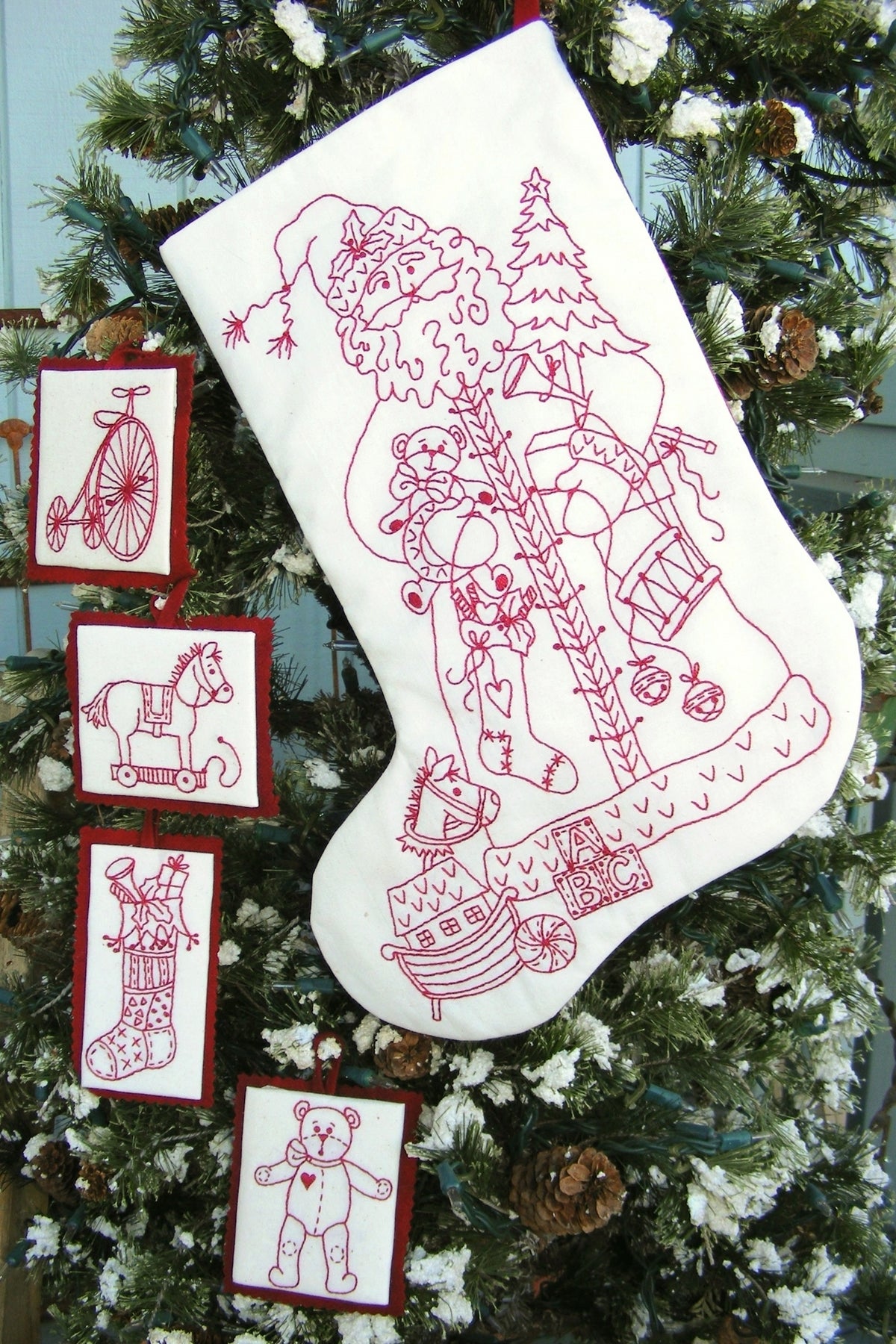 Olde Tyme Santa Stocking - Hand Embroidery Pattern