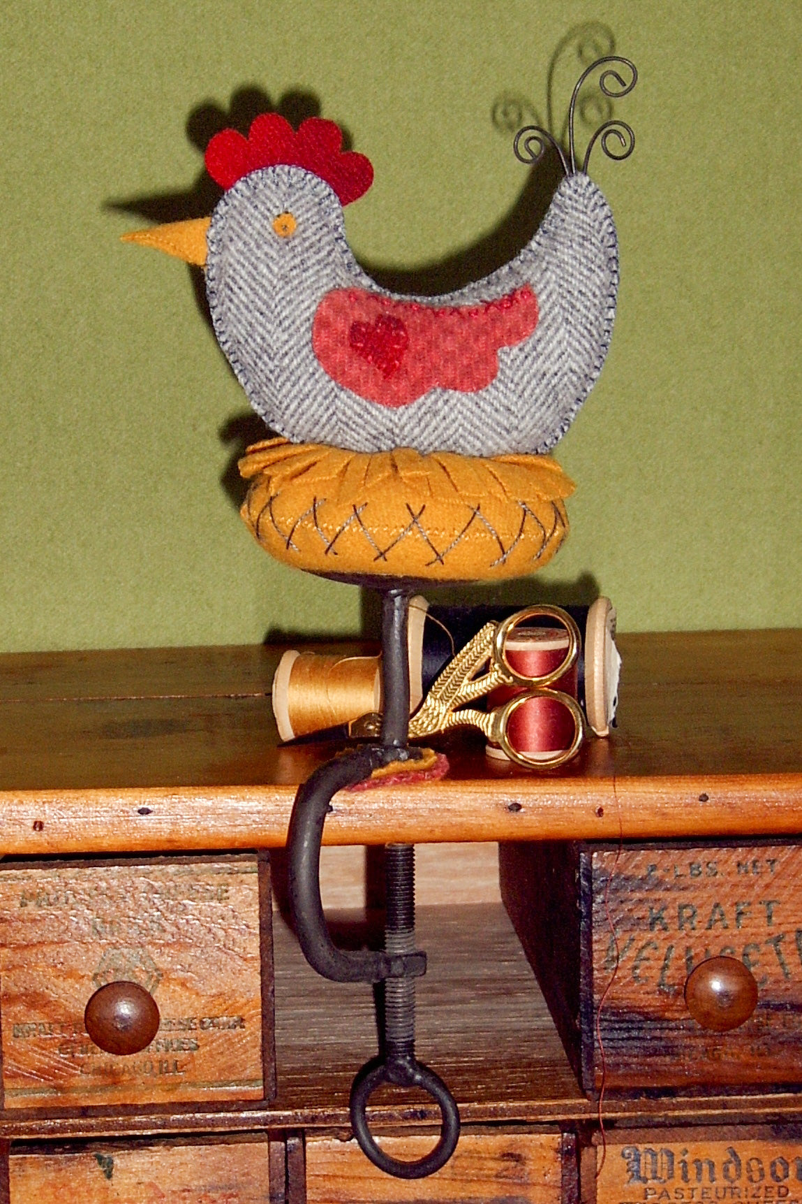 Gray Speckled Hen Make-Do - Wool Applique Pattern - Shipped