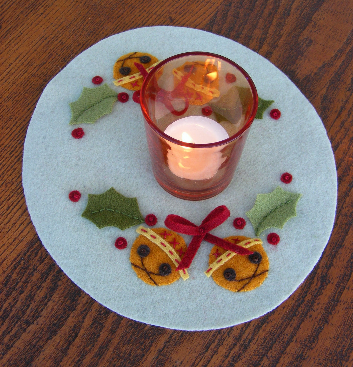 Jingle Bells Holiday Candle Mat - Wool Applique Pattern - Download