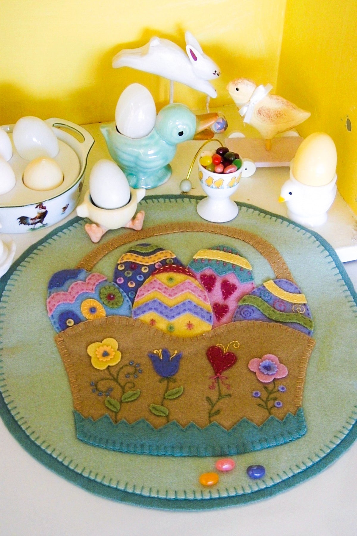 Easter Basket Table Topper - Wool Applique Pattern - Shipped