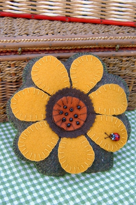 Sunflower Pin Cushion - Wool Applique Pattern - Shipped