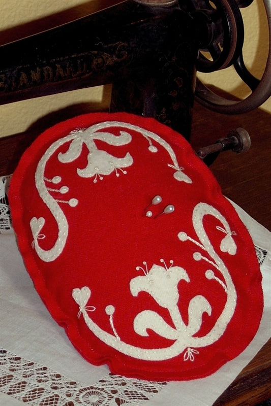 Lace Scroll Pin Cushion - Wool Applique Pattern