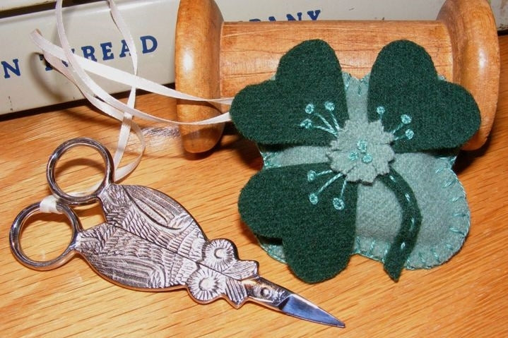 Shamrock Emery and Scissor Fob - Wool Applique Pattern
