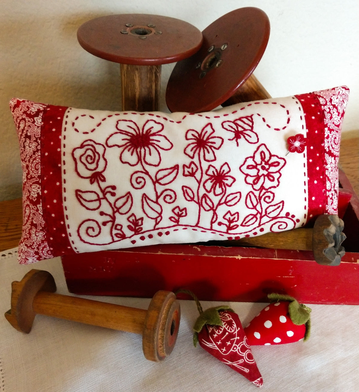 Stitcher's Flower Garden Pin Cushion - Machine Embroidery Pattern - Download
