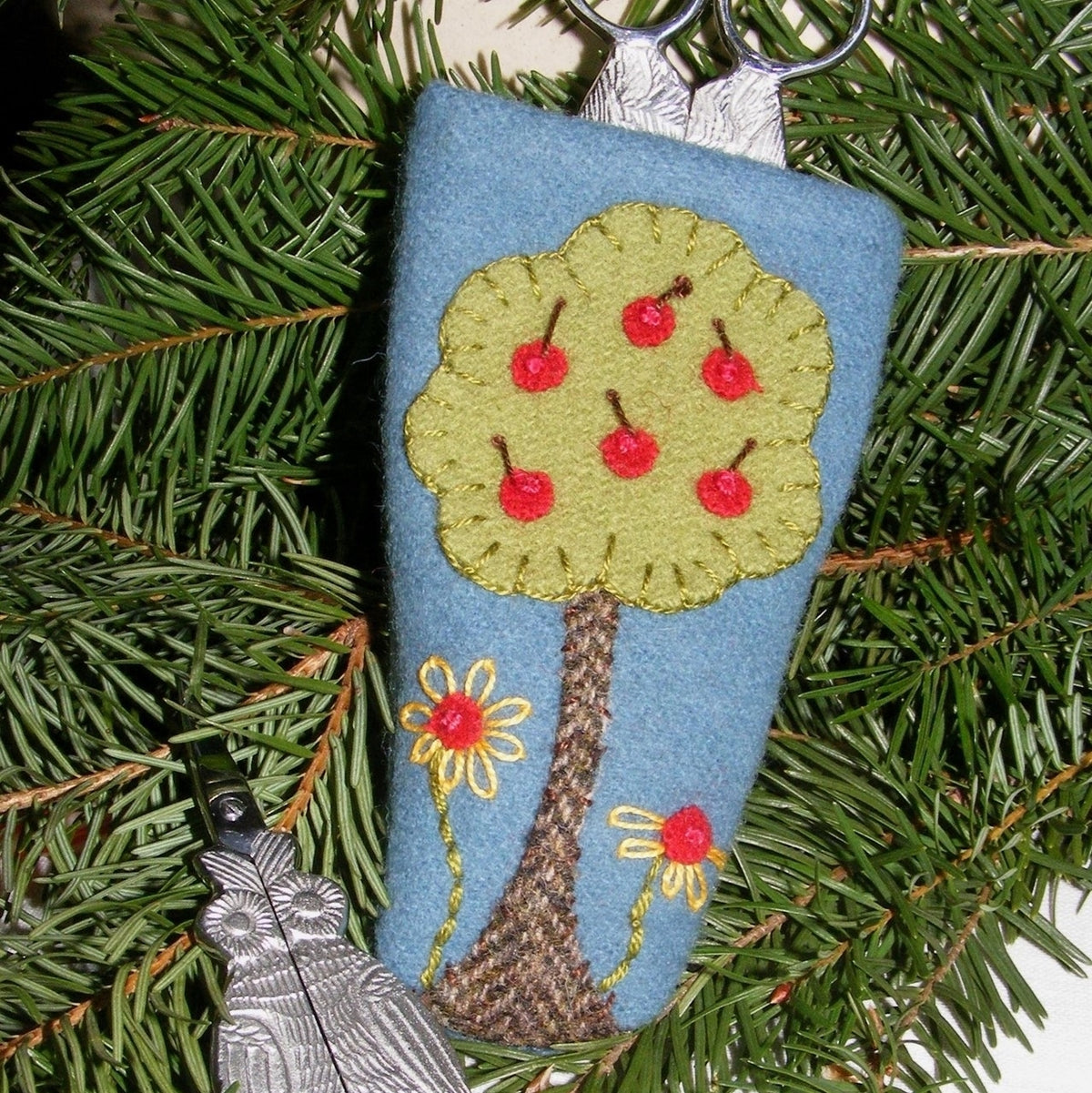 Owl's Tree Scissors Case - Wool Applique Pattern - Shipped