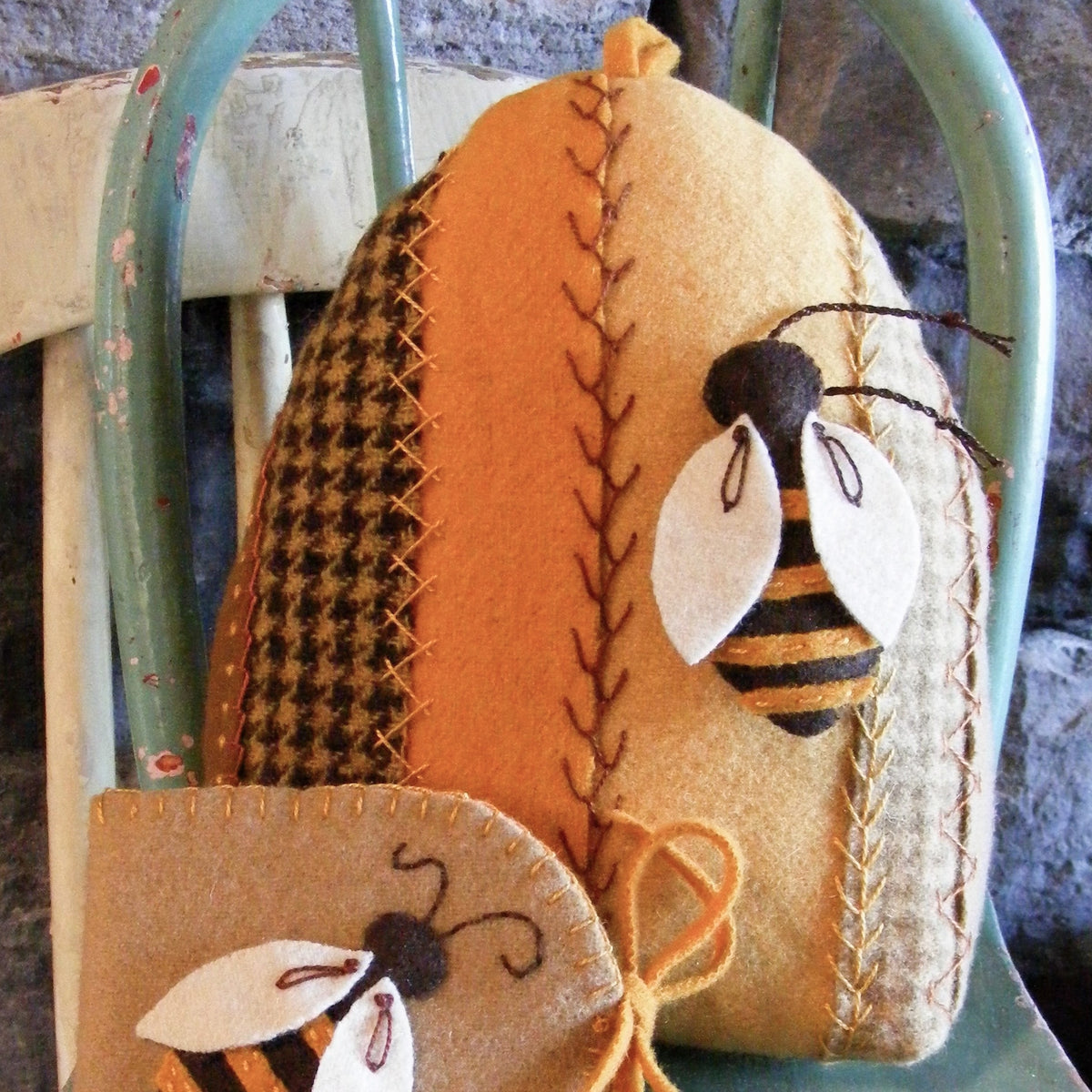 Beehive Pin Cushion - Wool Applique Pattern - Shipped