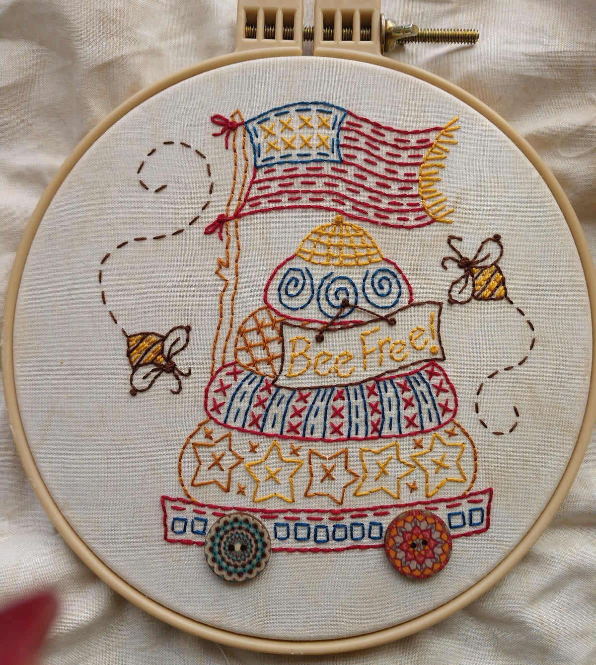 Bee Free - Hand Embroidery Pattern - Download
