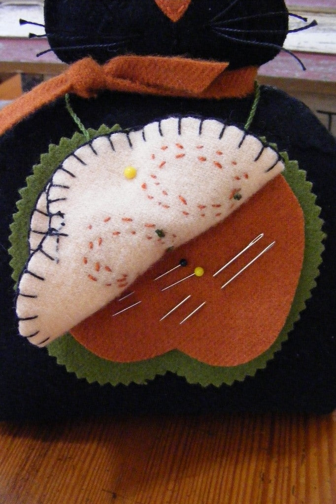 BOO Cat & Mouse Pin Cushion Set - Wool Applique Pattern - Shipped