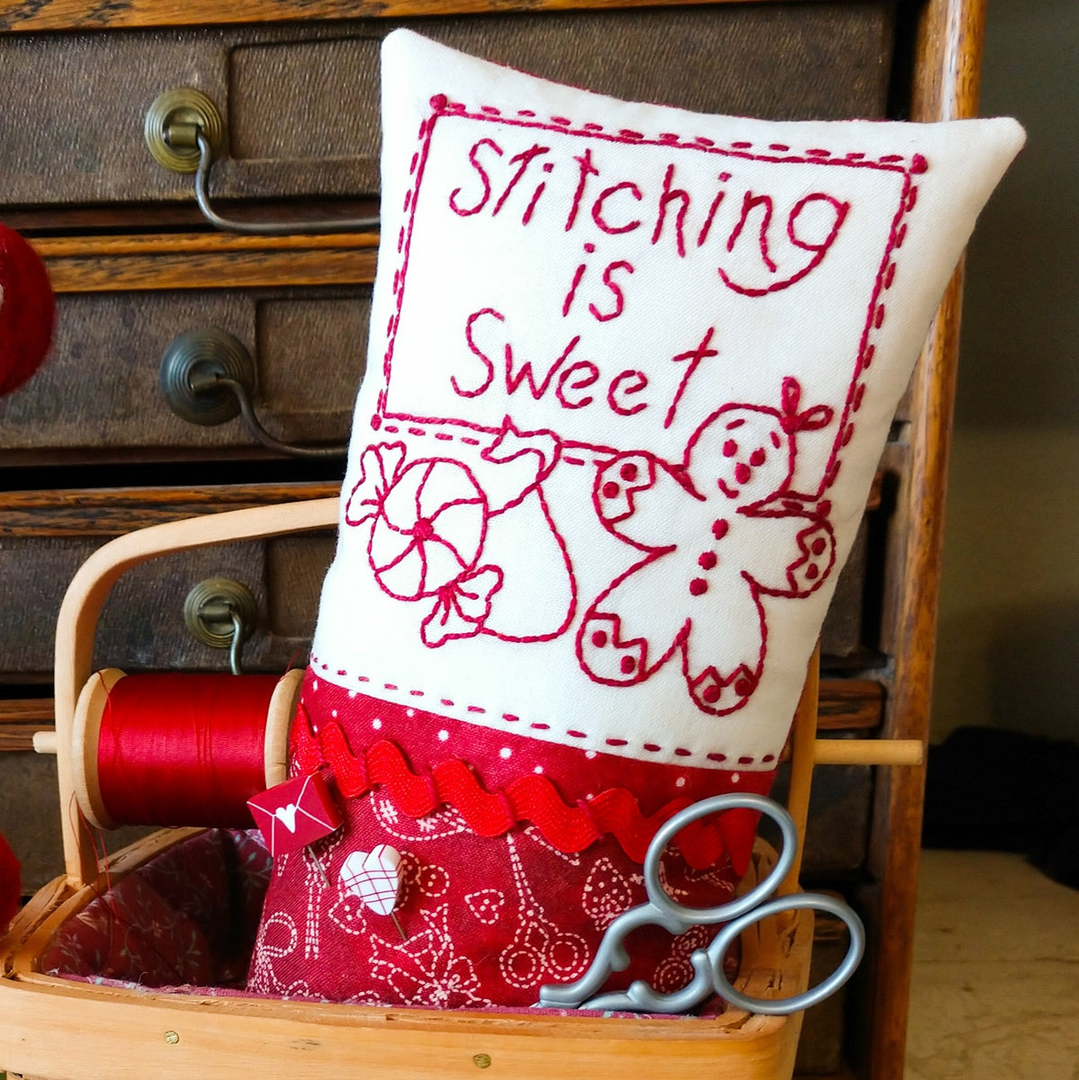 Stitching Is Sweet Pin Cushion