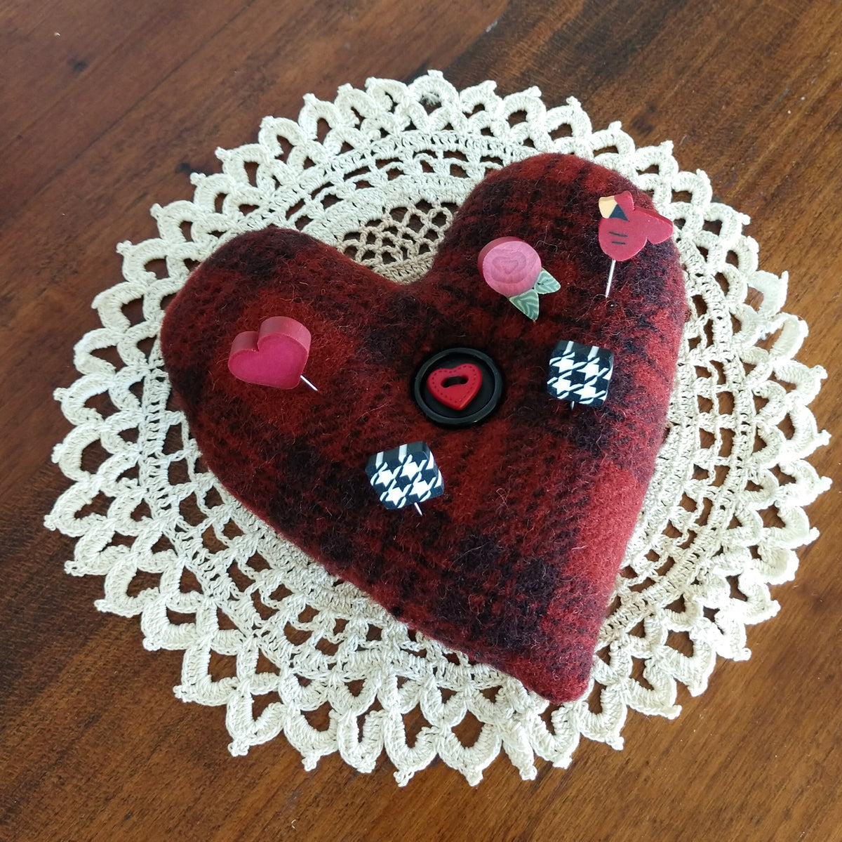 Wooly Valentine Heart - Wool Applique Pin Cushion - Download