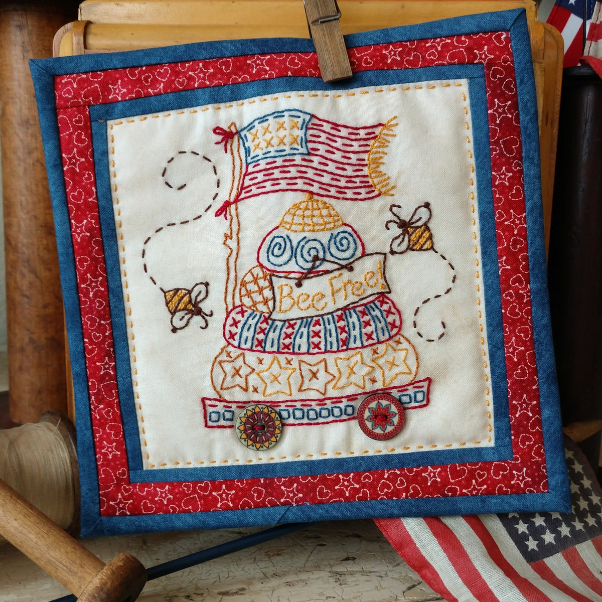 Bee Free - Hand Embroidery Pattern - Download