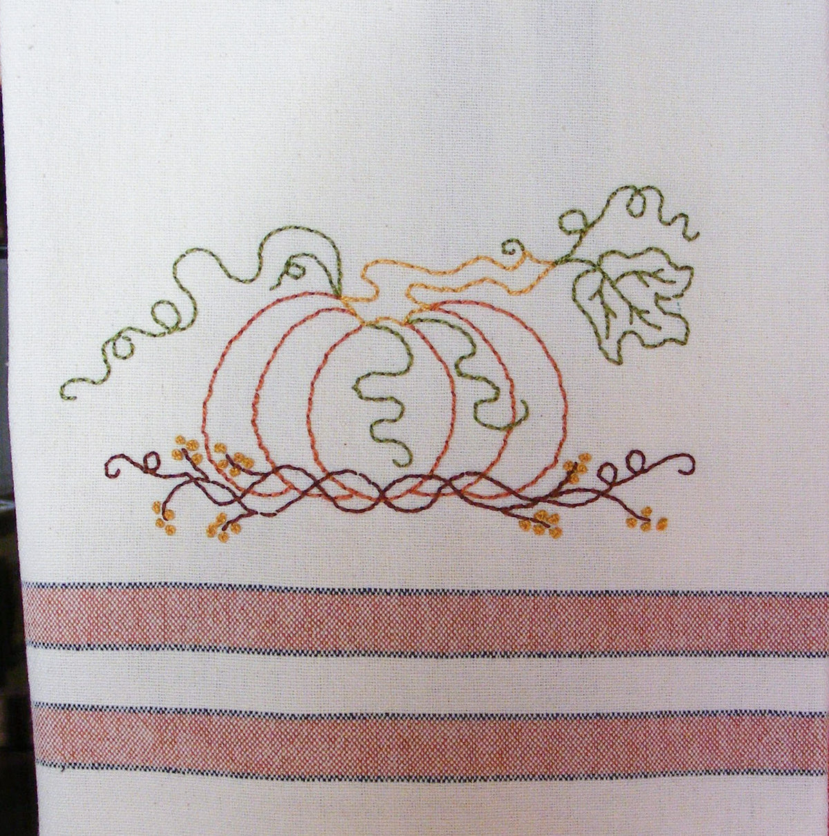 Pumpkin 'n Vines - Hand Embroidery Pattern - Download