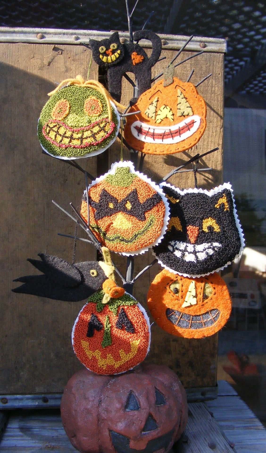 Happy Haunting Pins - Wool Applique Pattern - Shipped