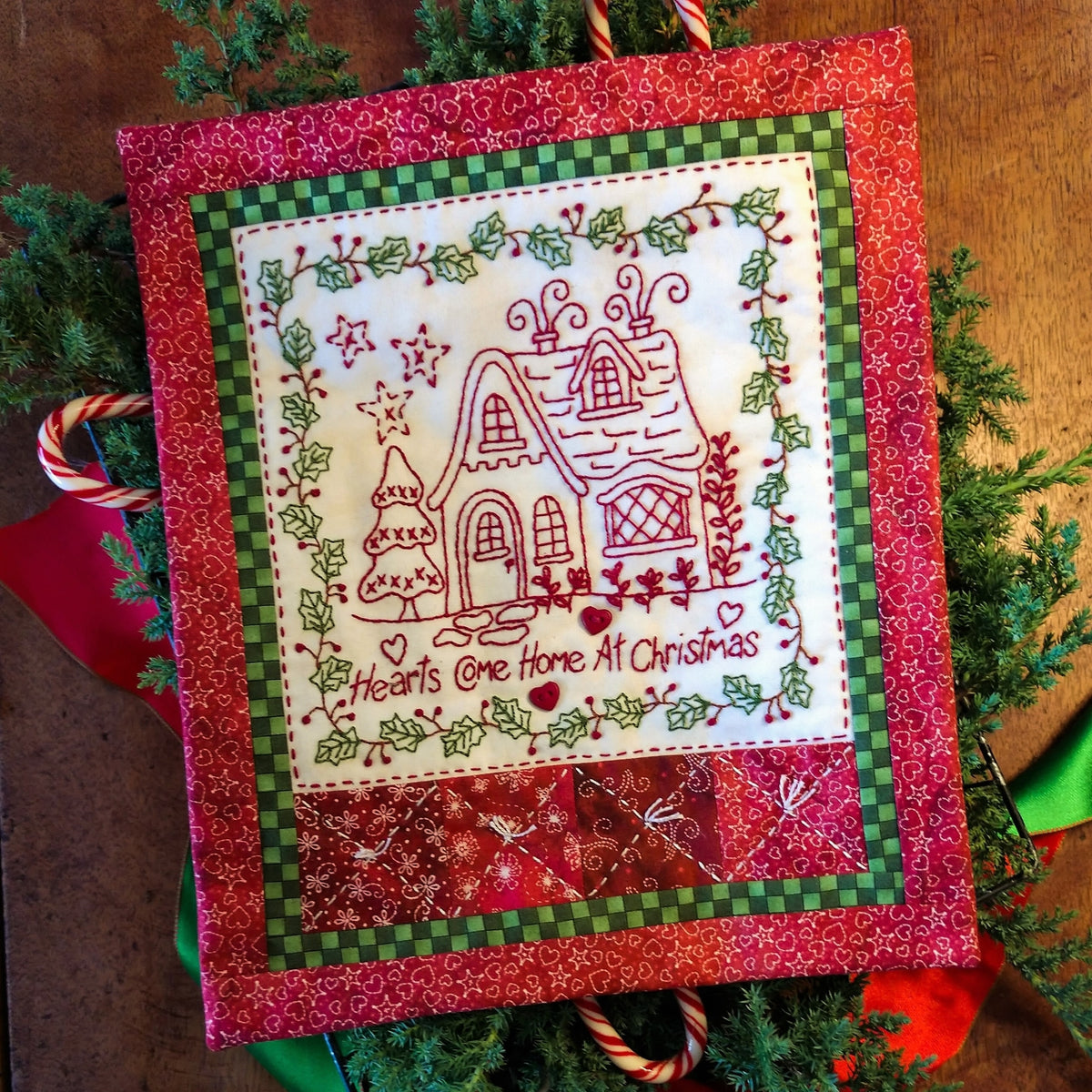 Hearts Come Home at Christmas - Machine Embroidery Pattern - Download