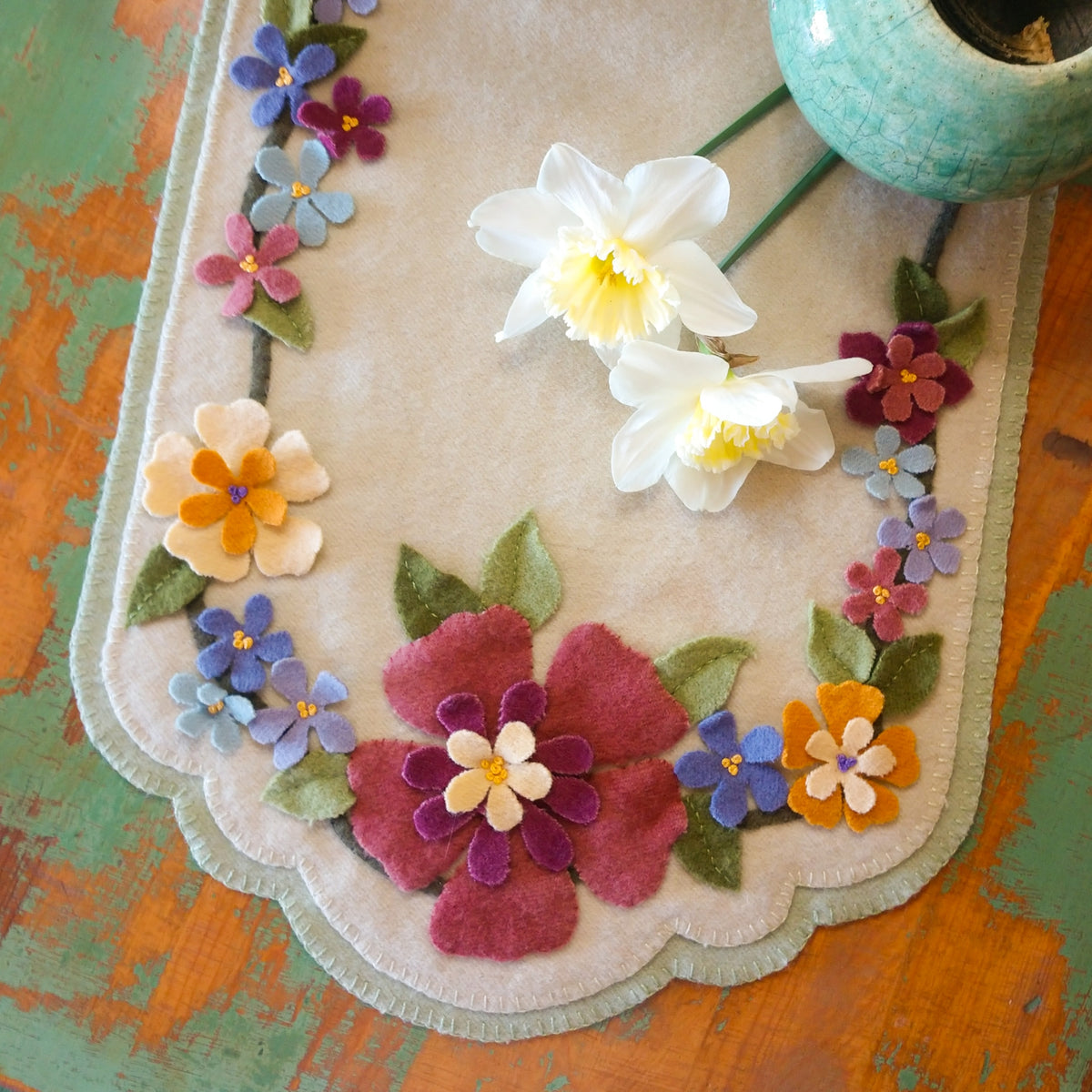 Bouquet Table Runner - Wool Applique Pattern - Shipped