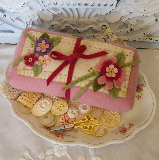 Think PINK Sachet/Pin Cushion - Wool Applique Pattern - Shipped