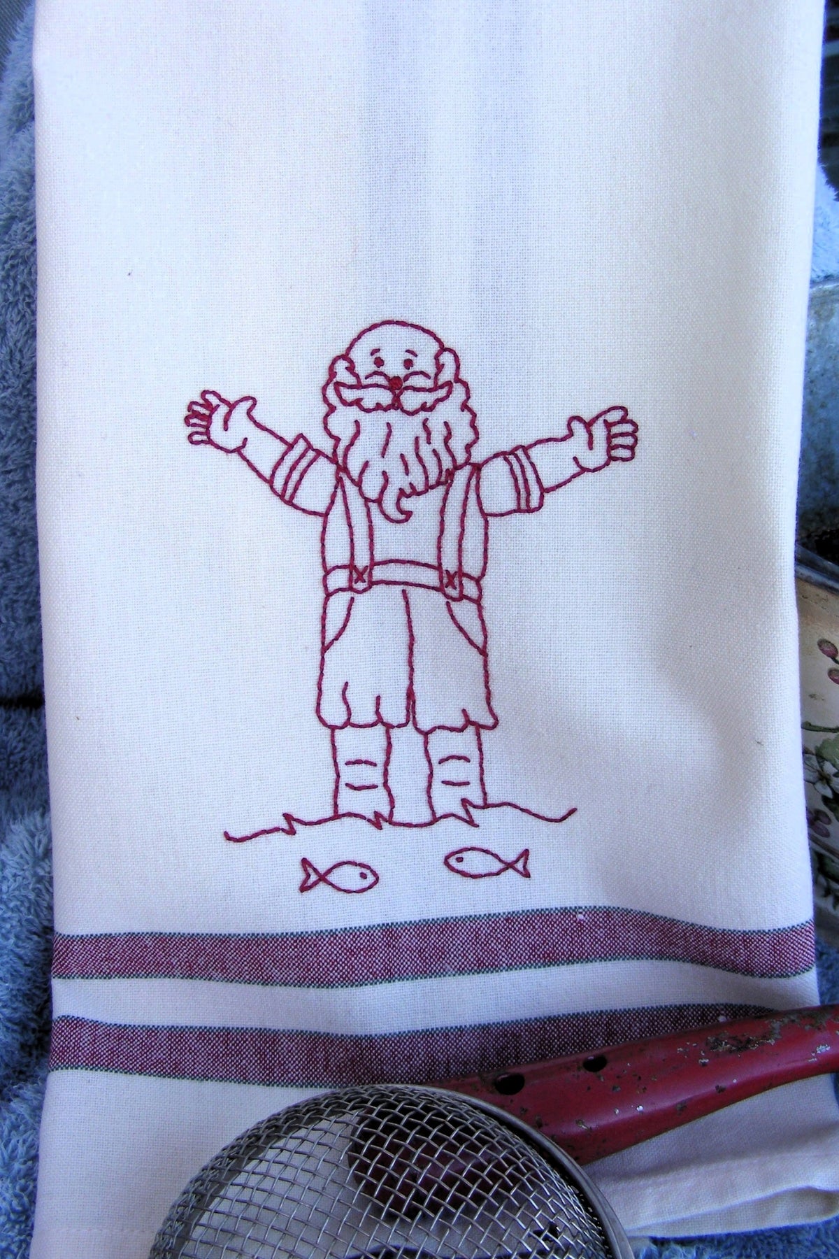 Summer Santa Tea Towel - Hand Embroidery Pattern - Download