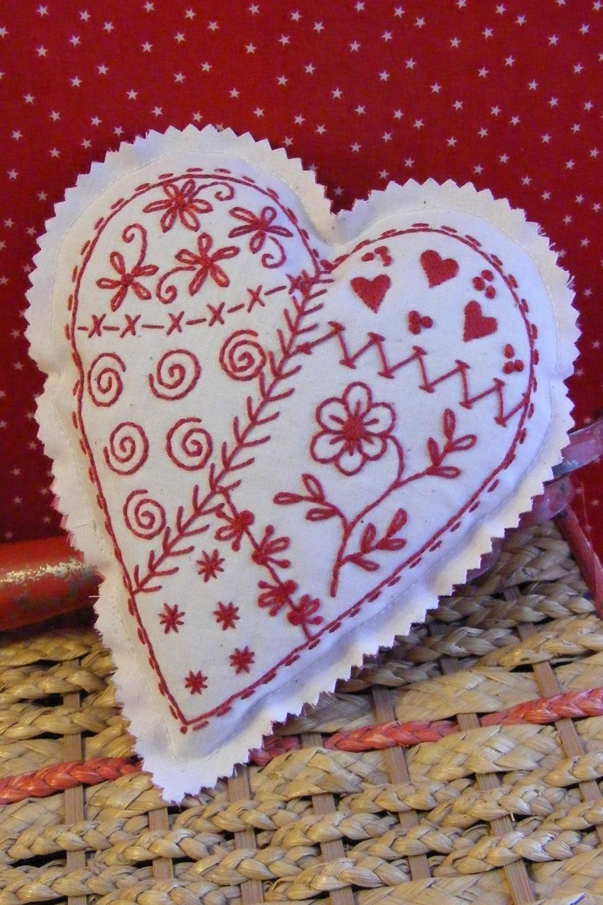 Sachet Heart - Hand Embroidery Pattern - Download