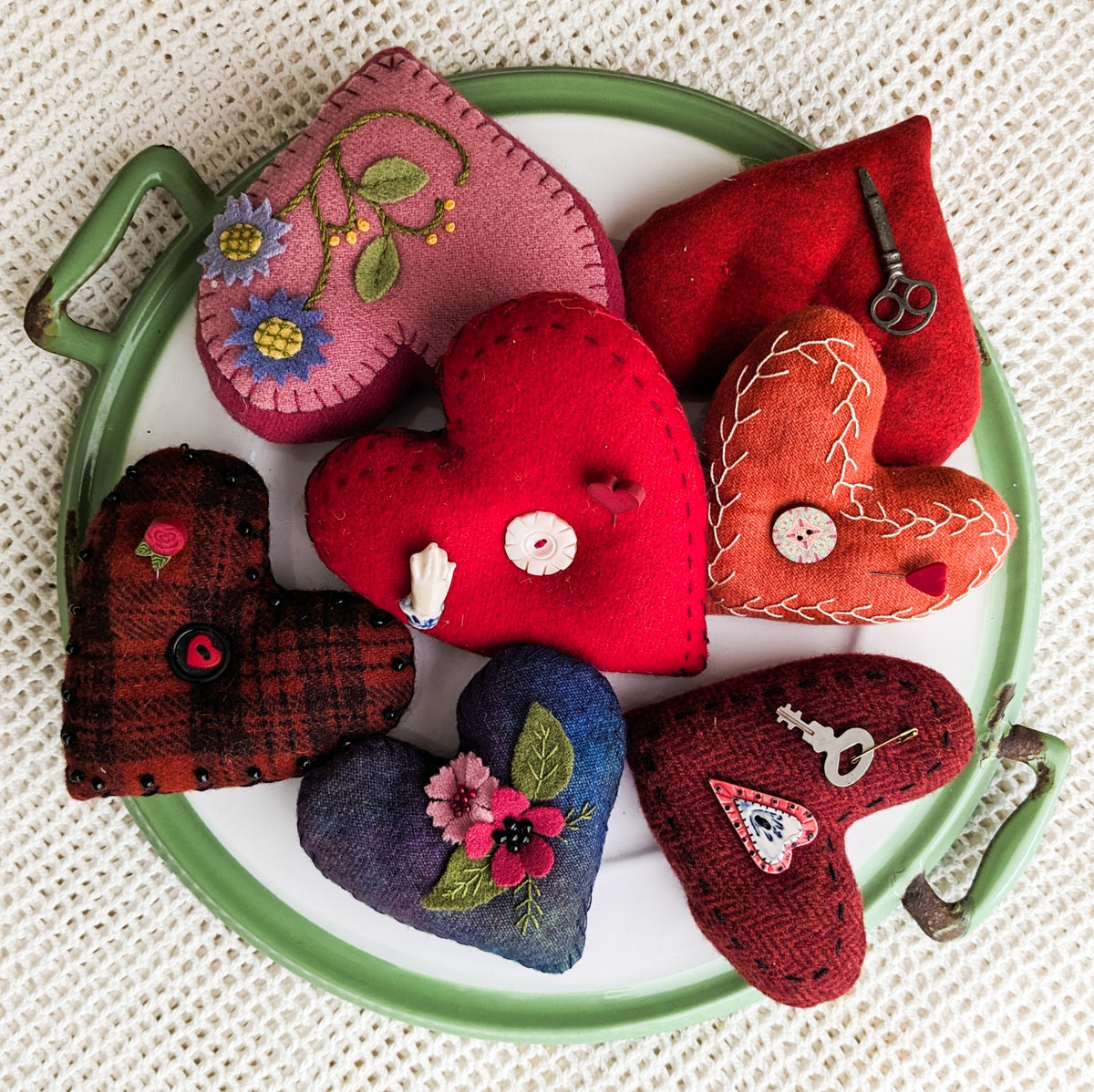 Wooly Valentine Heart - Wool Applique Pin Cushion - Download
