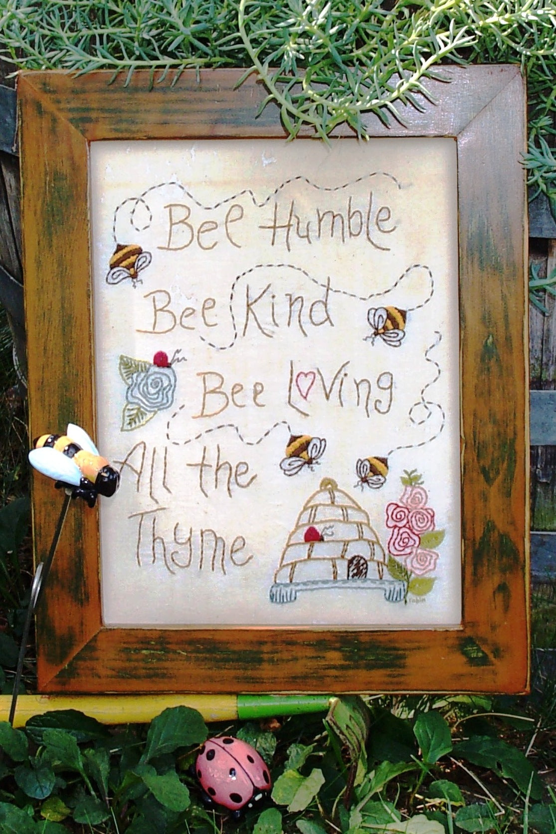 Bee Humble - Hand Embroidery Pattern - Download