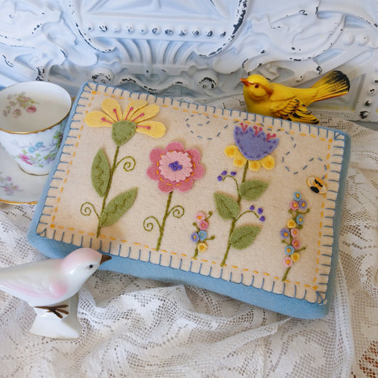 Summer's Garden Pin Cushion - Wool Applique Pattern - Shipped