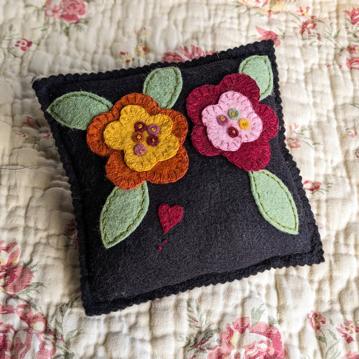 Elegant Floral Pin Cushions - Wool Applique Pattern - Shipped