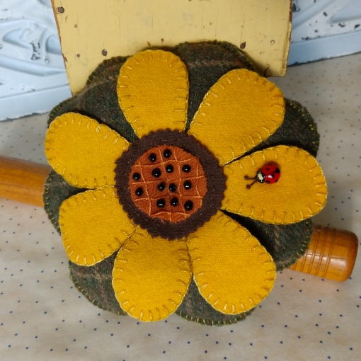 Picture of Sunflower Pin Cushion - Wool Applique Kit